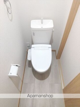 ヤマイチテラス西浜[3LDK/72.66m2]のトイレ