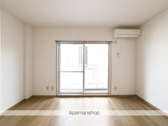 エルメリンの内装写真