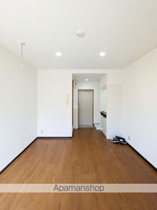 ヴィラ下北沢Ａ棟[1R/15.82m2]のリビング・居間1