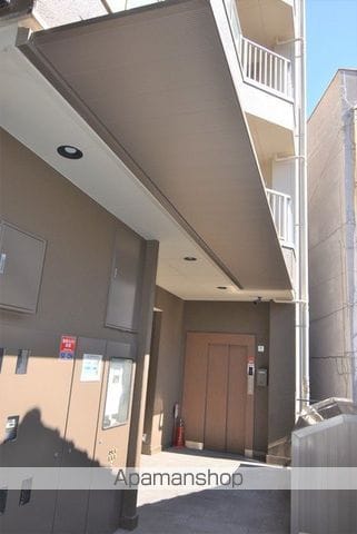 クレスト明治町の玄関写真