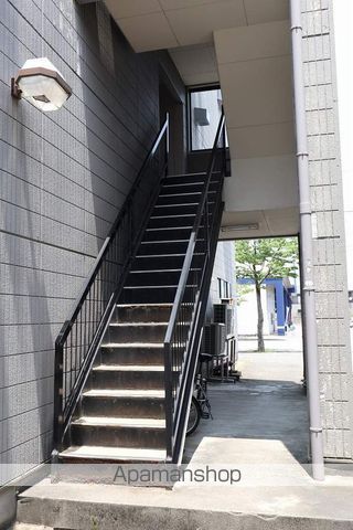 グランデュール山田の玄関写真