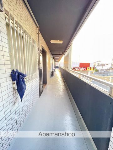 パープルマンションの玄関写真