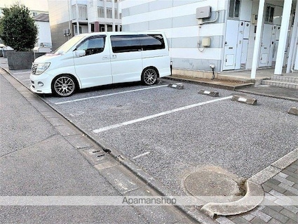 レオパレスアイビー[1K/19.87m2]の駐車場