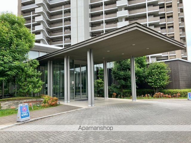 オーベルグランディオおおたかの森の玄関写真