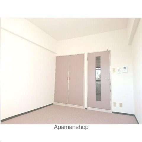 ロイヤルヒルズ鶴巻の内装写真