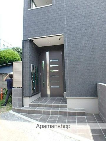 アクシーズ新都心の玄関写真