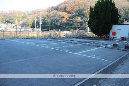 ヴィラナリー本郷２[1LDK/38.46m2]の駐車場2