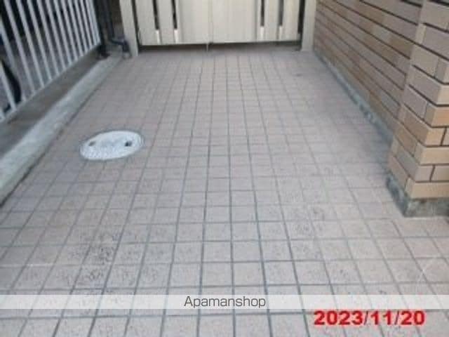 レオパレスKATOHIIIの玄関写真