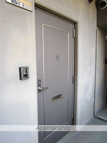 リバティプラザ東堀IIの玄関写真