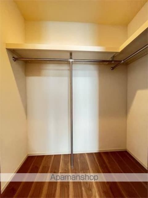 東京都新宿区西新宿５丁目[1LDK/71.84m2]の収納