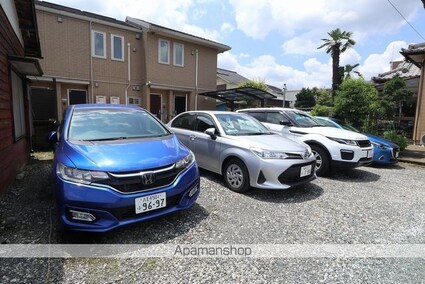 エトワール平山[1LDK/38.92m2]の駐車場