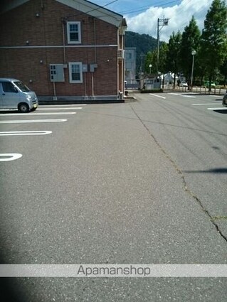 カーサ　フェリーセス　Ａ[2LDK/60.95m2]の駐車場