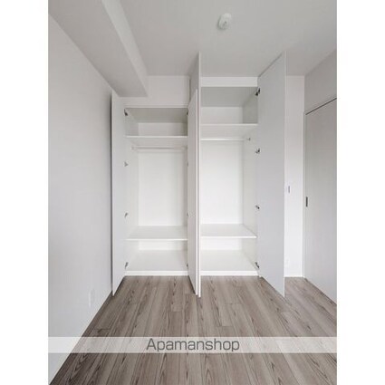 コンフォリア・リヴ八坂富士見[3LDK/71.08m2]の収納