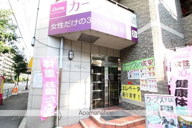 モンテ新大阪の玄関写真