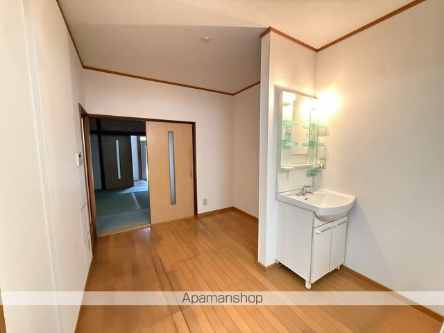 葛原新町堂前貸家の内装写真