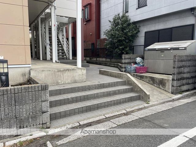 レオパレス水元の玄関写真