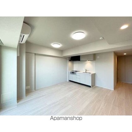 ＯＲＳＵＳ　ＡＫＡＢＡＮＥ　ＥＡＳＴ[3LDK/55.05m2]のリビング・居間