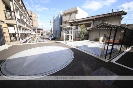 サットンアリビオ八王子[1LDK/32.96m2]の駐車場