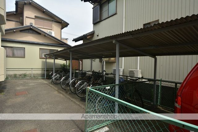 上条マンションの玄関写真