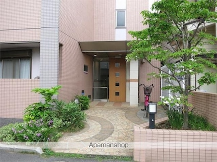 サン・ルピナス[1K/24.17m2]のエントランス