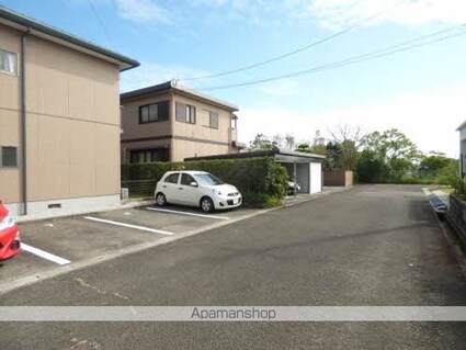 ラ・メール[3K/50.78m2]の駐車場