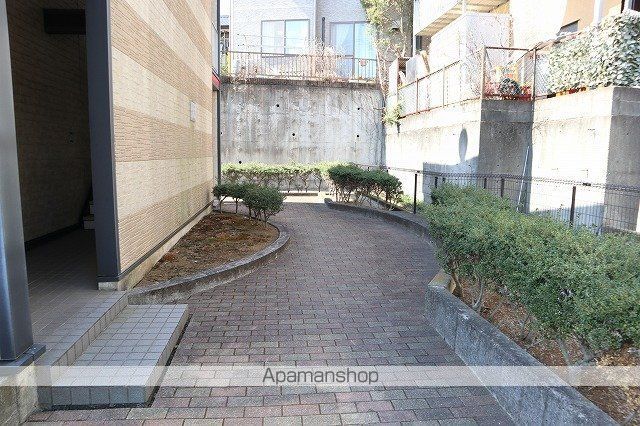 レオパレスヴィヴァーチェの玄関写真