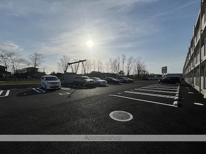 グランド・メゾン大野原Ｂ棟[1LDK/40m2]の駐車場