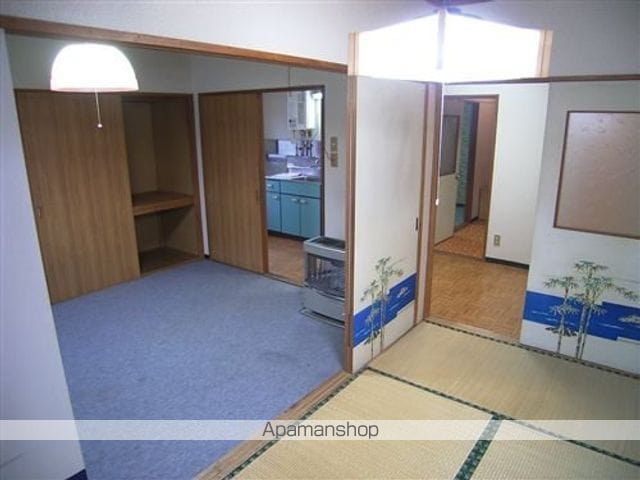 黄色い館の内装写真