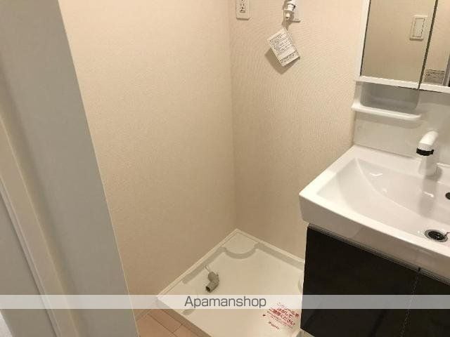 尾道市 2階建 築8年の内装写真