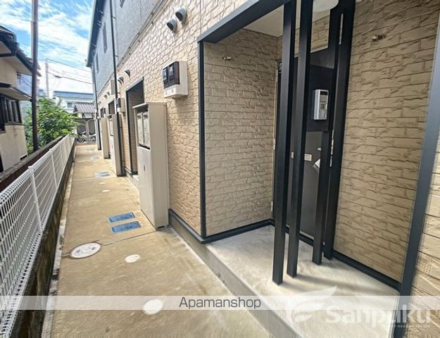 レオパレス幸玉の玄関写真