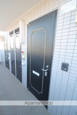 BRB志木マンションの玄関写真