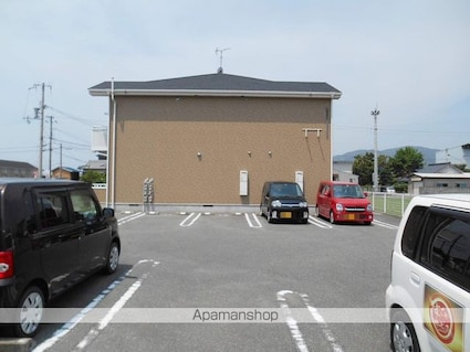 カサデプラシードⅠ[1K/33.15m2]の駐車場