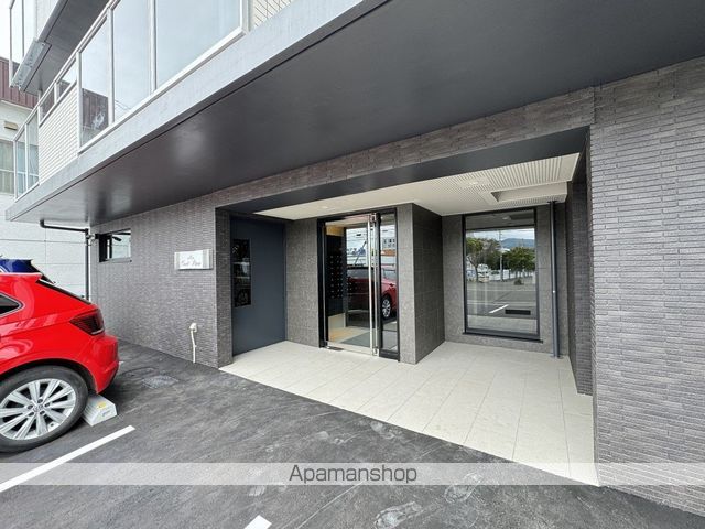 COURT TIARAの玄関写真
