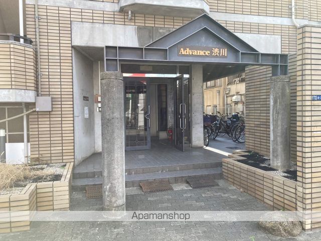 アドバンス渋川の玄関写真