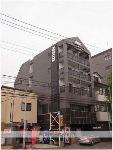 リアライズビルの玄関写真