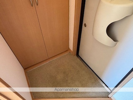 セレッサ花堂　Ａ[1R/34.72m2]の玄関