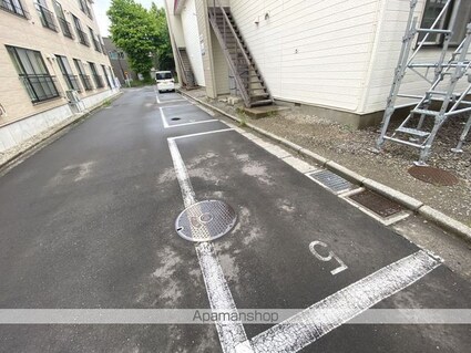 コーポサンシ２号棟[2LDK/49.33m2]の駐車場3