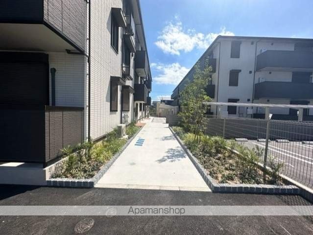 クレメント五個荘の玄関写真