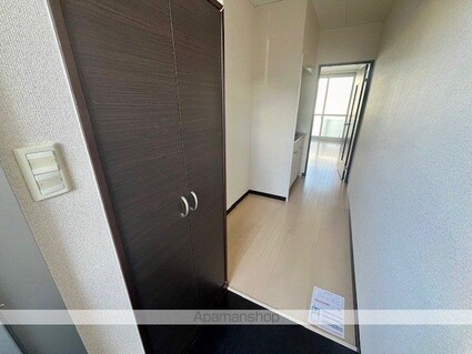 レオネクストＭｏｏｎＬｉｇｈｔ[1K/26.08m2]の玄関