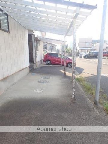 逢谷内６丁目保田貸家[3K/57.14m2]の駐車場