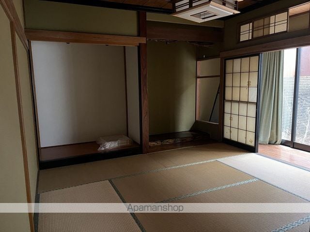 魚津市新角川戸建の内装写真