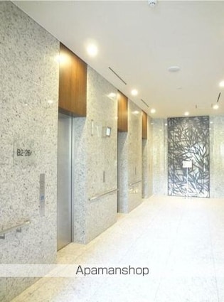 ザ・パークハウス西新宿タワー６０[3LDK/81.5m2]の共用部2