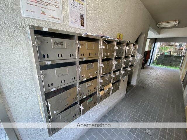 エステートロイヤルの玄関写真