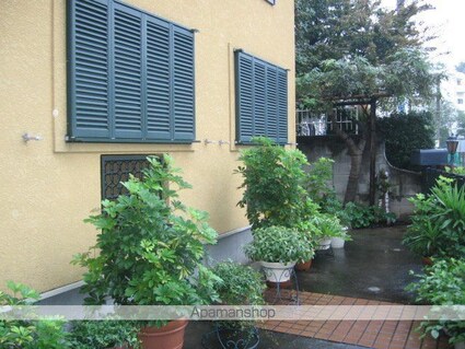 東京都世田谷区赤堤１丁目[1R/25m2]のエントランス