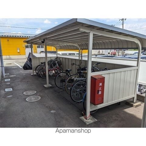 ヤマサン五十鈴 A棟の外観写真