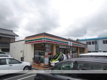 ロイヤルハウス[2LDK/80m2]の周辺2