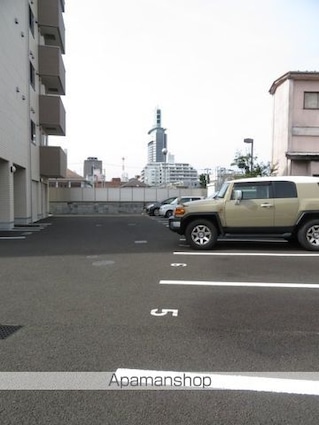 ラシーネ錦町[1DK/28.55m2]の駐車場