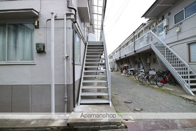 中里文化3号棟の玄関写真