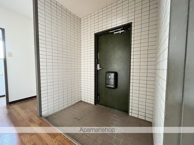 ロイヤルハウス上地の内装写真