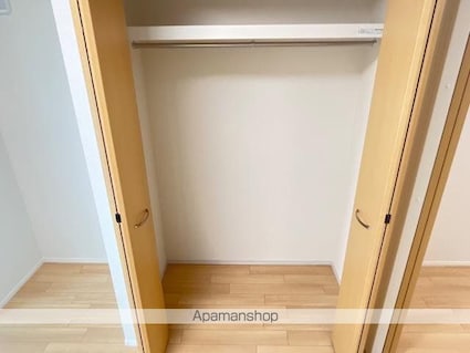ウィスタリアコート[1LDK/40.48m2]の収納